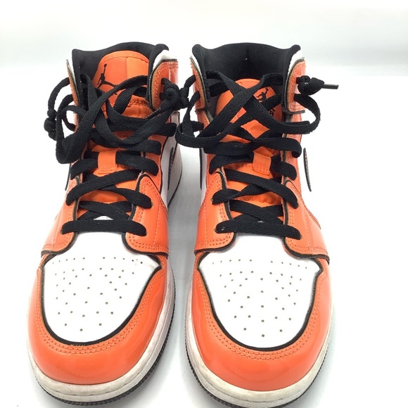 Air Jordan 1 Mid SE Turf Orange - Picture 2 of 8